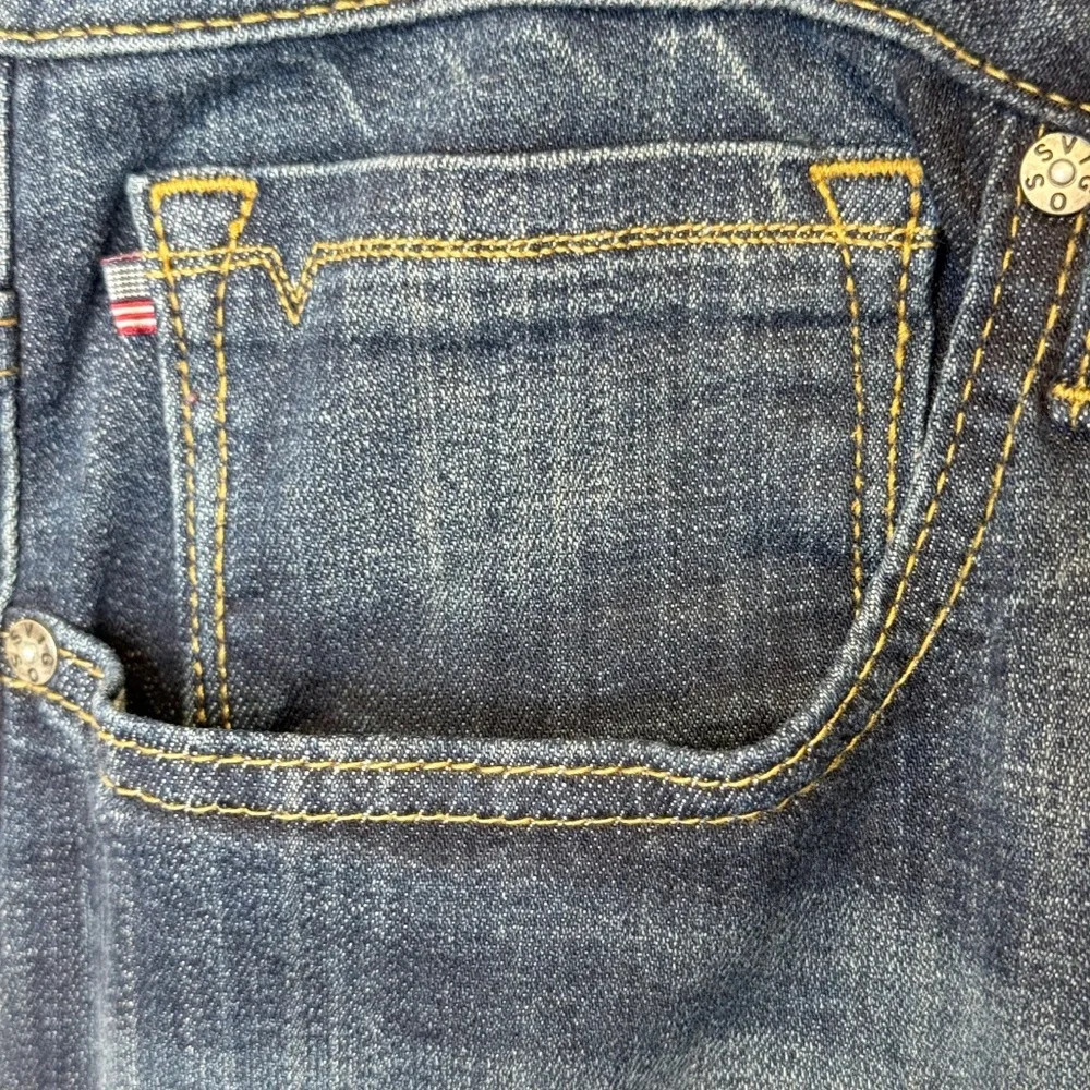 Vigoss | Thompson Tomboy Mid Rise Plus Size Denim Curve Hugging Straight Jeans